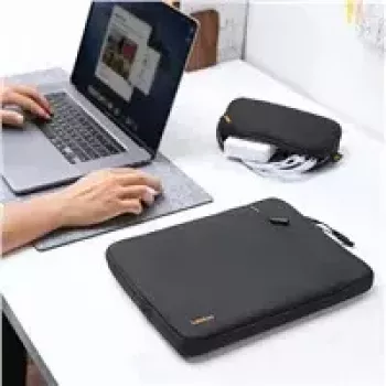 Suojakotelosarja Tomtoc TOM-A13-C12D 13 tuuman MacBook Pro/Air — musta