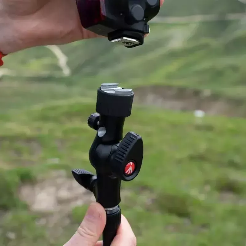 Manfrotto MLH1HS-2 kylmäkenkäinen kallistuspää valonivelellä ja sateenvarjokiinnikkeellä