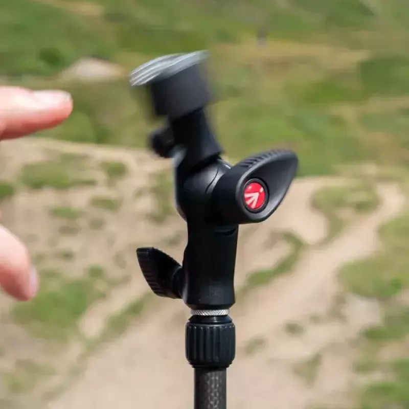 Manfrotto MLH1HS-2 kylmäkenkäinen kallistuspää valonivelellä ja sateenvarjokiinnikkeellä