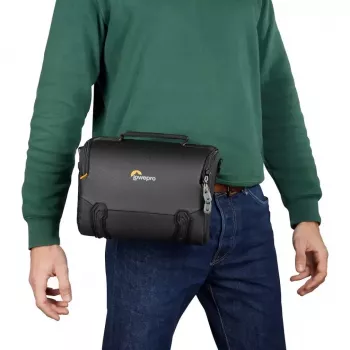 Vyölaukku Lowepro Adventura SH 160 III musta olkahihna