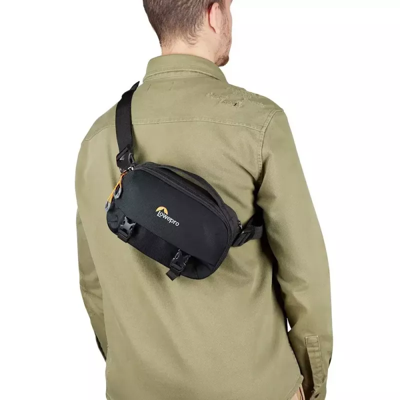 Sling-laukku Lowepro Trekker Lite HP 100 musta olkahihna