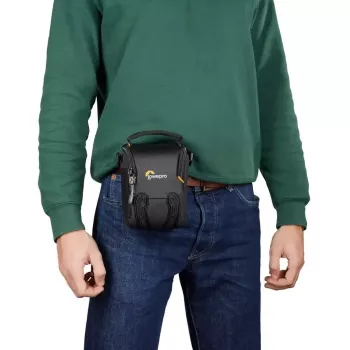 Vyölaukku Lowepro Adventura SH 115 III musta olkahihna