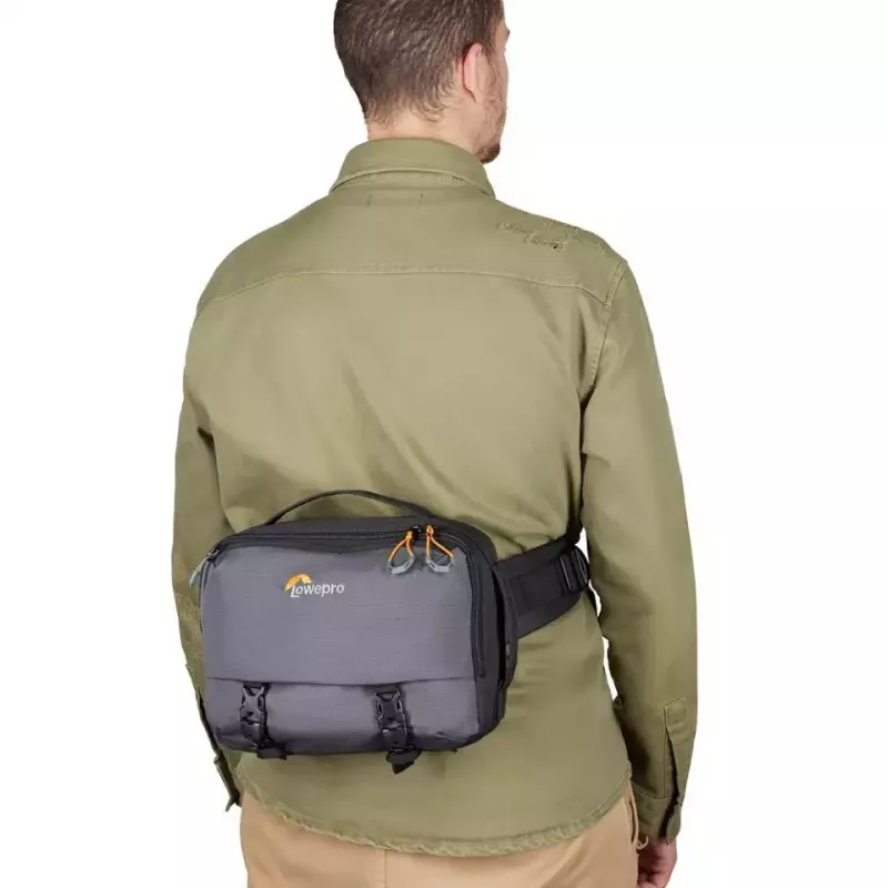 Sling-laukku Lowepro LP37468-PWW harmaa olkahihna 1 ulkotasku