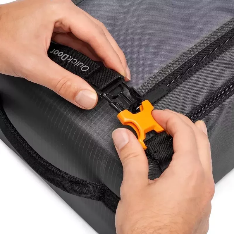 Kompakti laukku Lowepro GearUp Creator Box XL II musta harmaa
