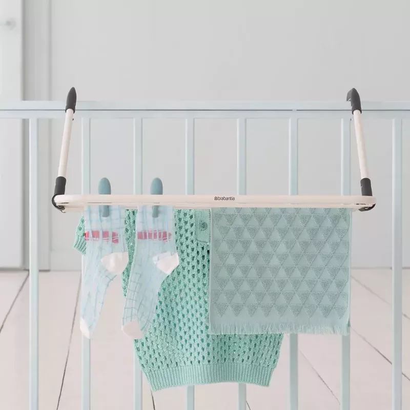 Pyykkiteline ripustusklipsillä Brabantia 102769 musta hopea 710 mm