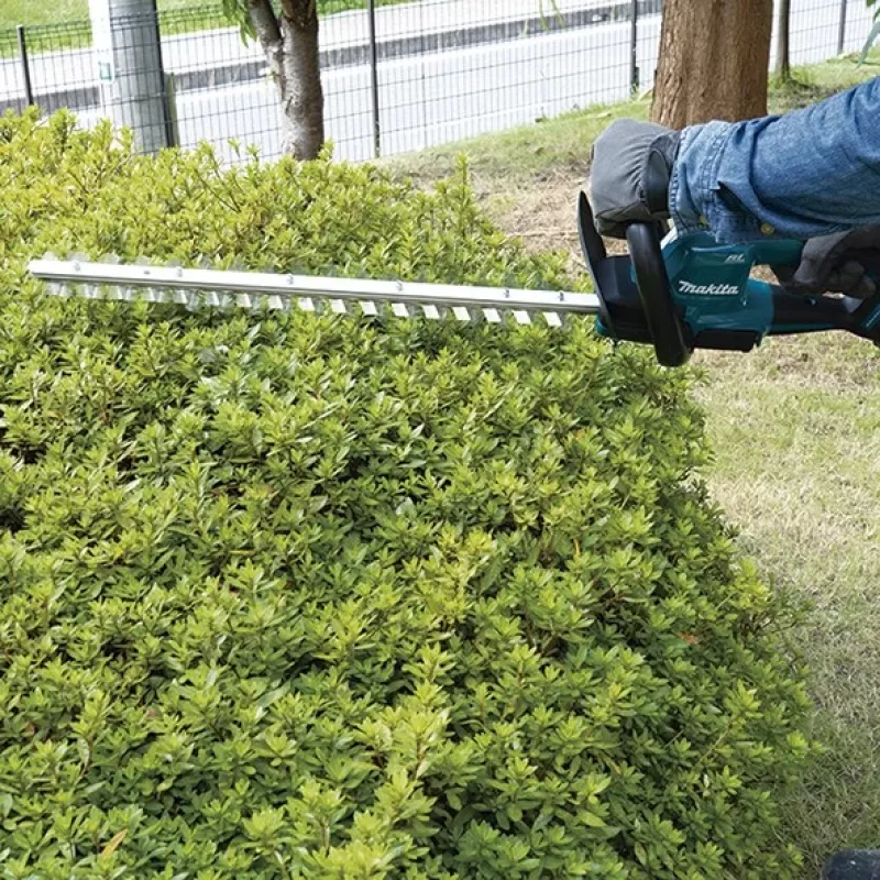 Makita DUH506RT akkukäyttöinen pensasleikkurisarja