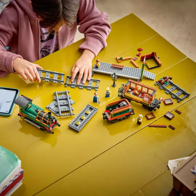 LEGO City 60511 Historiallinen höyryjuna (575 osaa)