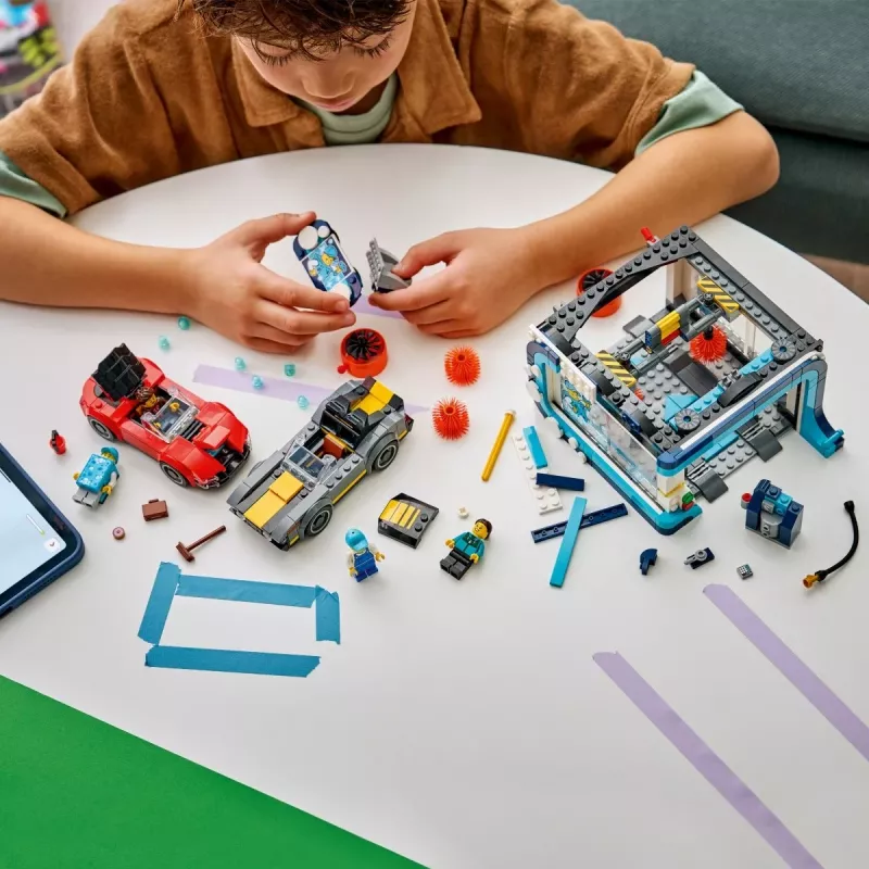 LEGO City 60497 Drive-through-autopesula (583 osaa)