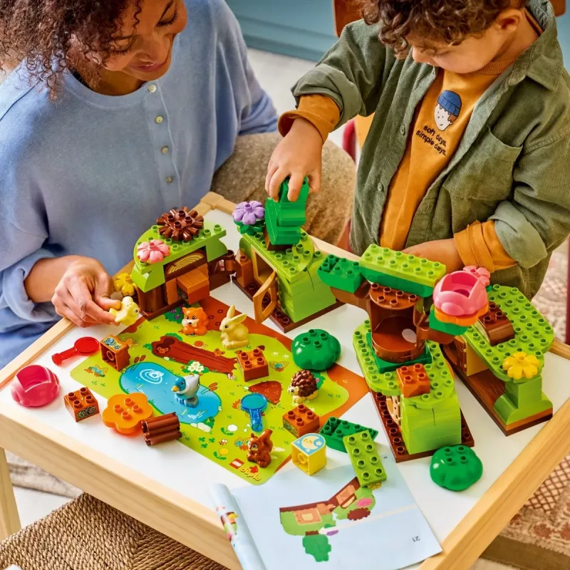 LEGO DUPLO 10480 Tutkimusmetsä villieläimineen (131 osaa)
