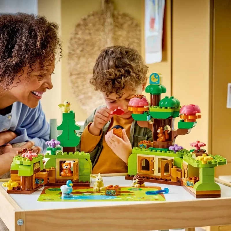 LEGO DUPLO 10480 Tutkimusmetsä villieläimineen (131 osaa)
