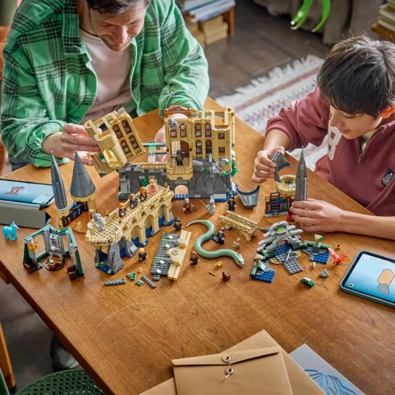 LEGO Harry Potter 76473 Tylypahkan linna: Itäsiipi (2164 osaa)