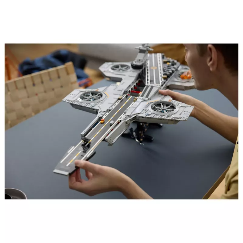 LEGO Marvel 76354 S.H.I.E.L.D. Helicarrier (3057 osaa)