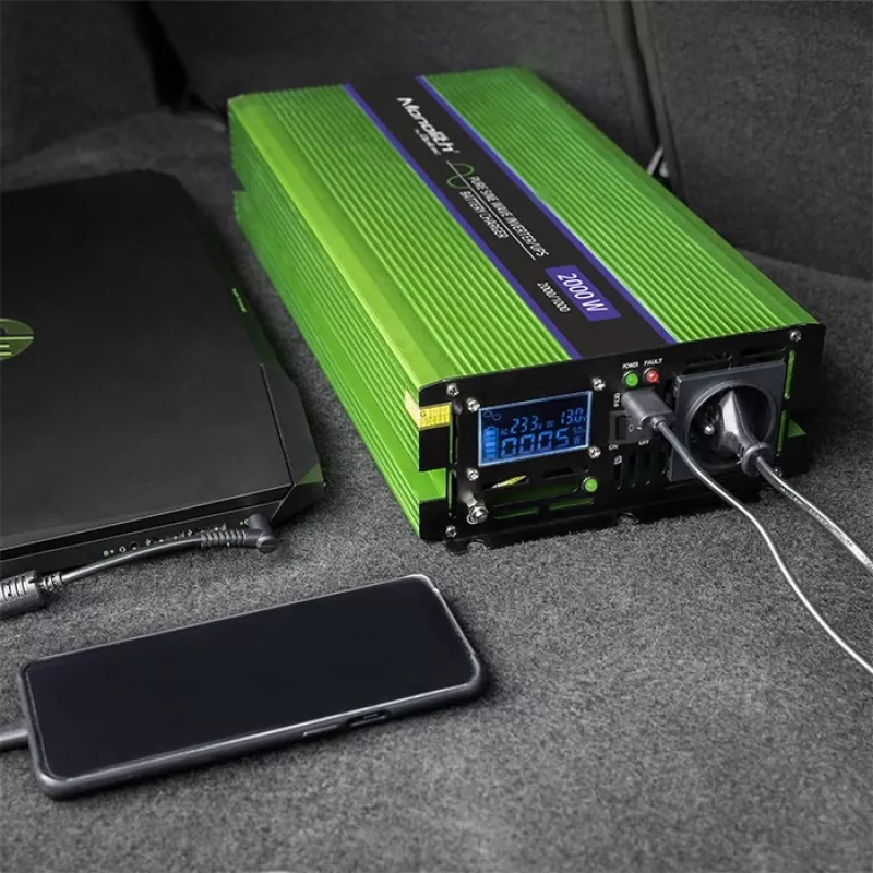 Qoltec Monolith -virtalähde/invertteri auto 2000 W vihreä