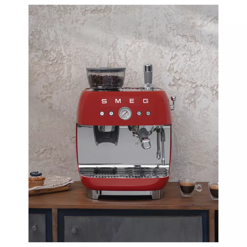 Smeg 50's Style täysautomaattinen kahvinkeitin EGF03RDEU punainen