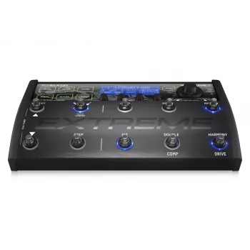 TC-Helicon VoiceLive 3 Extreme - kitaran ja laulun monitehosteprosessori looperilla