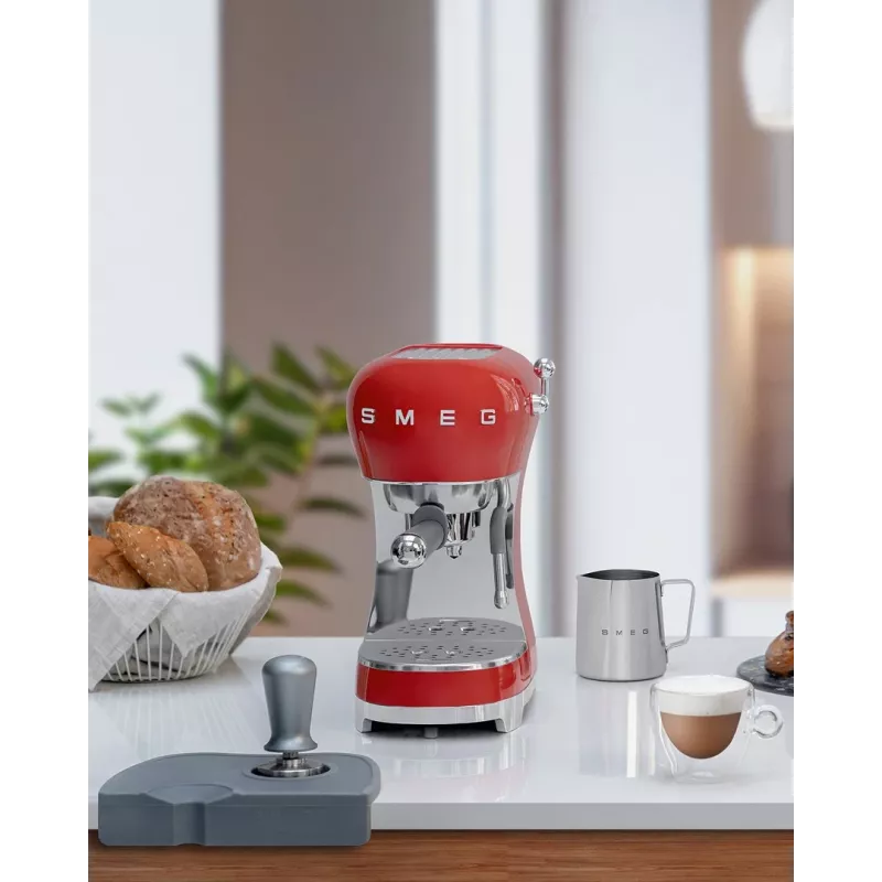 Smeg ECF02RDEU 50's Style manuaalinen espressokeitin 1.1 L punainen