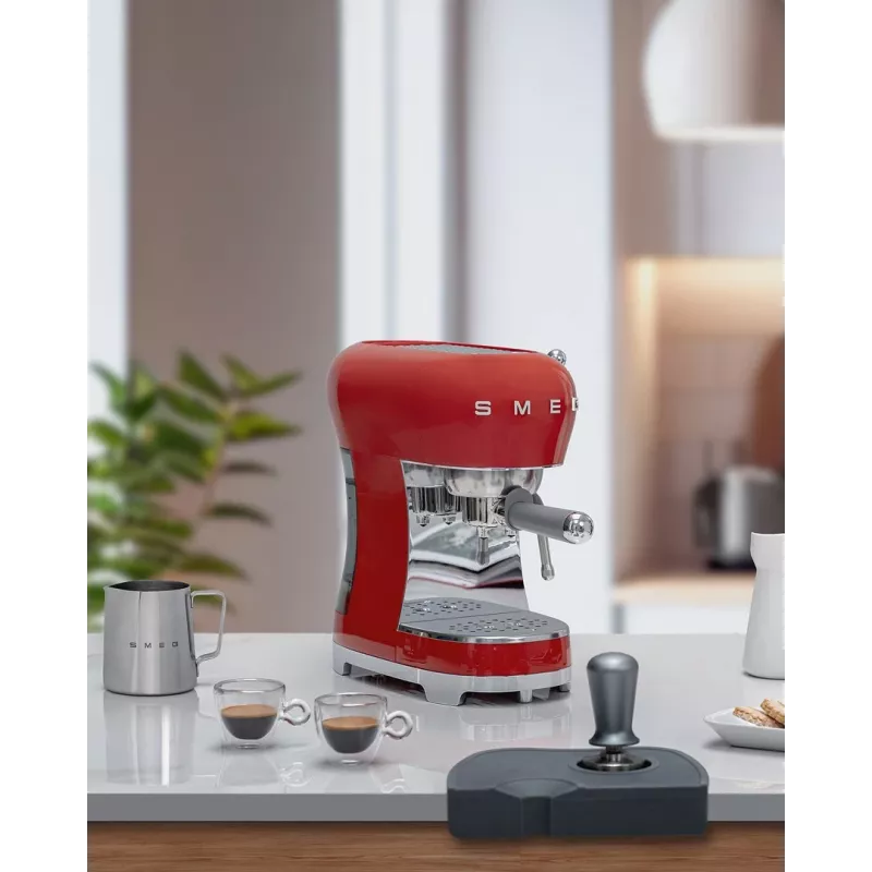 Smeg ECF02RDEU 50's Style manuaalinen espressokeitin 1.1 L punainen