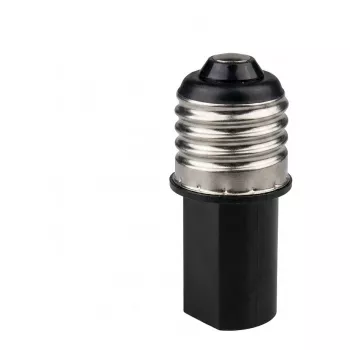 Synergy 21 LED-sovitin E27–E14 pistokanta