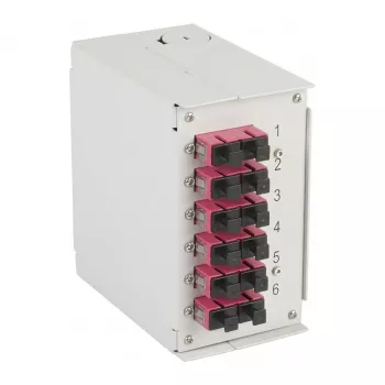 EFB-ELEKTRONIK DIN-kisko OM4 jatkosrasia, 12x SC pigtail, 6x SC-duplex-liitin, vaaleanharmaa (BHS70203.12OM4)