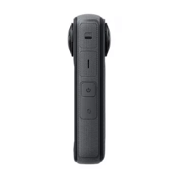 Insta360 X4 Adventure Bundle - 8K 360° kamera selfie-tikulla, lisäakku, 64GB kortti
