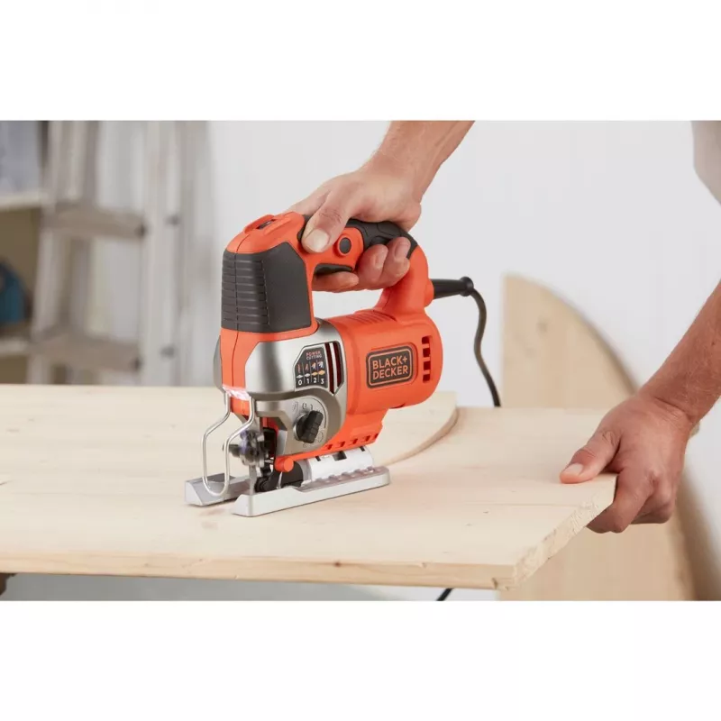 Black & Decker BES610-QS sähkökäyttöinen pistosaha 600W heilurityöstöllä