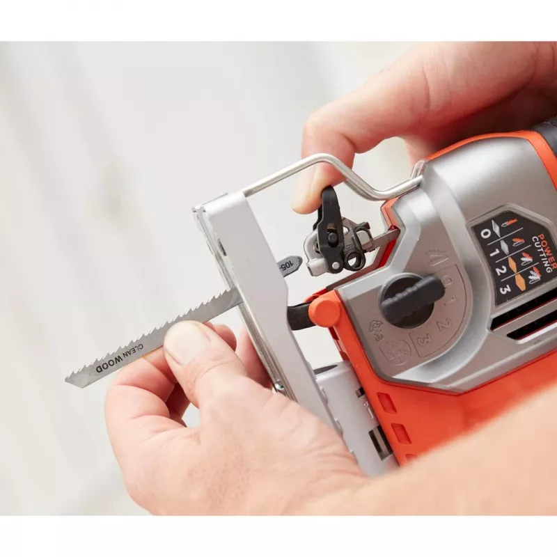 Black & Decker BES610-QS sähkökäyttöinen pistosaha 600W heilurityöstöllä