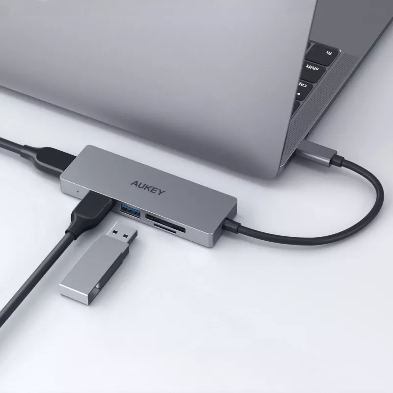 AUKEY CB-C63 USB-C-keskitin Ultra Slim 4-in-1 alumiini space gray