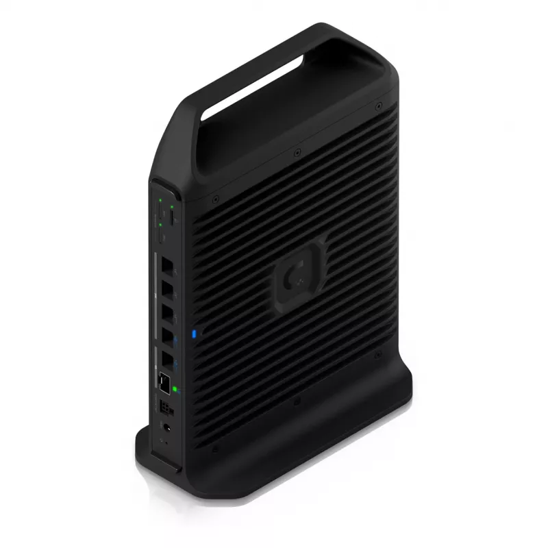 Ubiquiti UCG-Industrial yhdyskäytävä ja ohjain 1/2.5/10 Gbps
