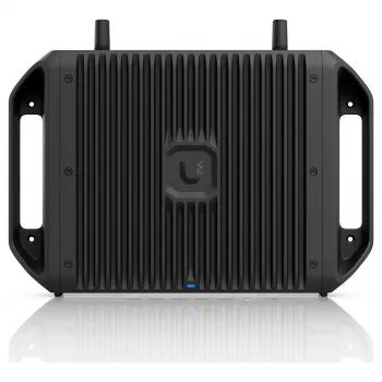 Ubiquiti UCG-Industrial yhdyskäytävä ja ohjain 1/2.5/10 Gbps