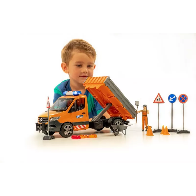 BRUDER MB Sprinter Municipal valo- ja äänimoduulilla, oranssi, mittakaava 1:16