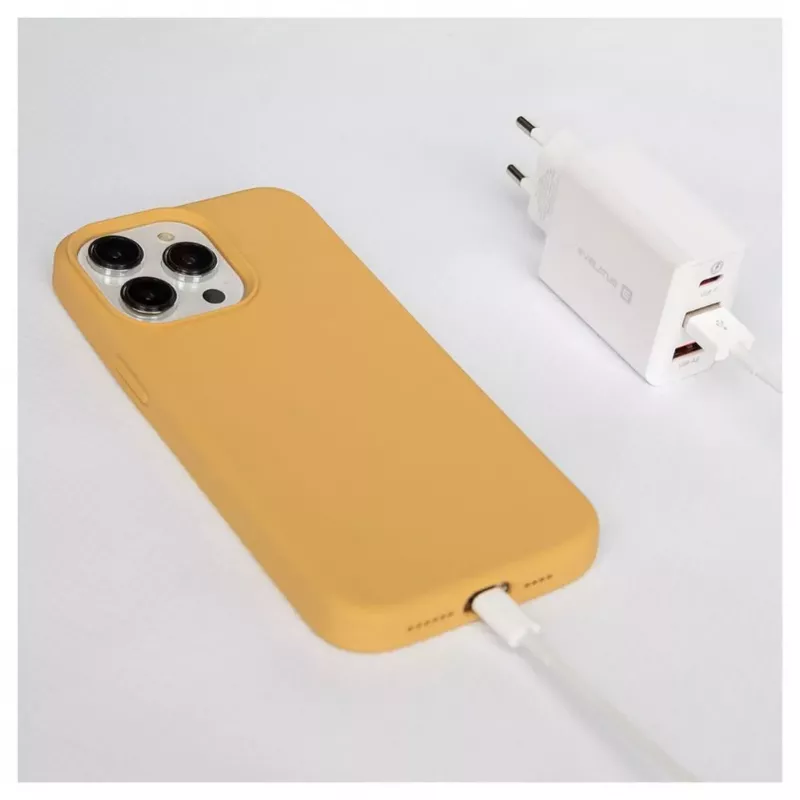 Evelatus Apple iPhone 15 Pro Max Premium Soft Touch silikonikotelo kulta