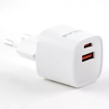 Evelatus USB-A ja USB-C 30W Max EU-laturi valkoinen