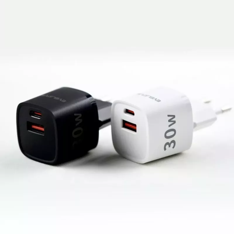 Evelatus USB-A ja USB-C 30W Max EU-laturi musta