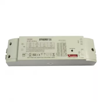 SYNERGY21 LED-ohjain EOS 05 4-kanavaohjain + virtalähde CC 250~1500mA 75W