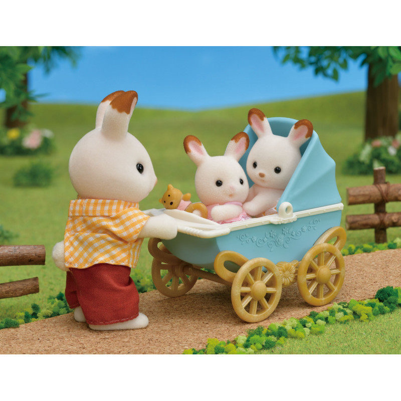 EPOCH Sylvanian Families suklaapupukaksoset lastenvaunuilla