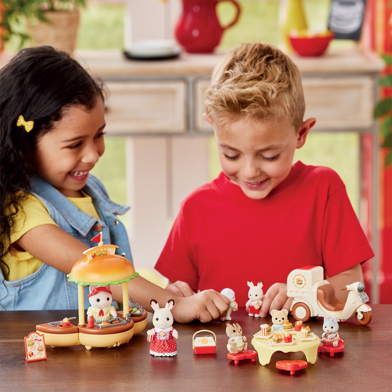 Sylvanian Families liikkuva hampurilaiskoju hahmolla