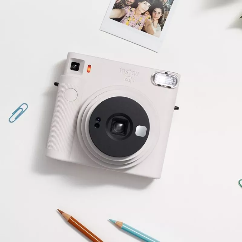 Fujifilm Instax Square SQ1 62 x 62 mm valkoinen