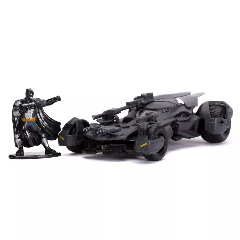 Jada Batman Batmobile 1:32 metalliajoneuvo ja hahmo, sekalaisia malleja