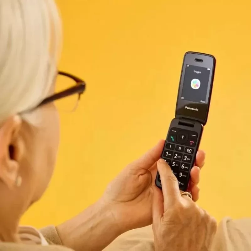 Panasonic KX-TU410EXB matkapuhelin simpukkamalli musta