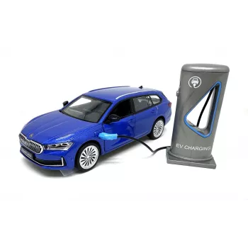 PULIO 1:35 Skoda Superb Combi die-cast pienoismalli valolla ja äänellä