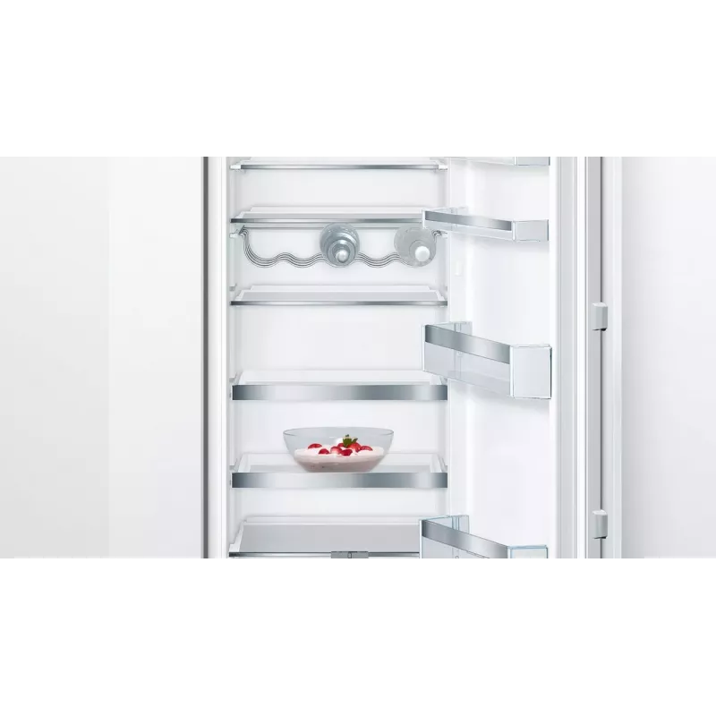 Bosch KIR81AFE0 kalusteisiin asennettava jääkaappi VitaFresh Plus -toiminnolla, 319L, energialuokka E