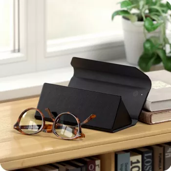 Satechi Vegan-Leather FindAll silmälasikotelo musta