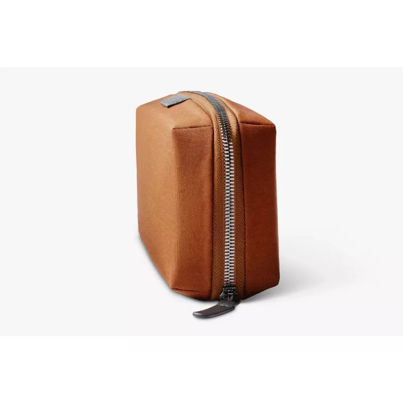 Bellroy Tech Kit - teknisten tarvikkeiden järjestäjä (pronssi)