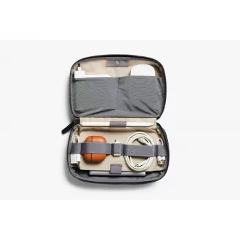 Bellroy Tech Kit - mobiilitarvikkeiden järjestäjä (navy)