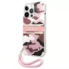 Guess Camo Strap Collection kova kotelo Apple iPhone 13 Pro / iPhone 13, pinkki