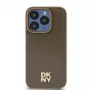 DKNY DKHMP14SPSHRPSW hardcase iPhone 14/15/13, ruskea nahkamalli metallilogo, MagSafe