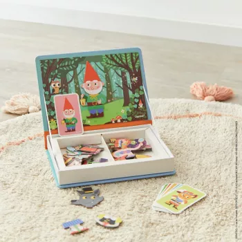 Janod Magnetibook Sadut magneettinen kirjapeli