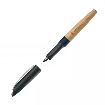 STABILO ilmastoneutraali täytekynä Grow - Blueberry Blue / Beech