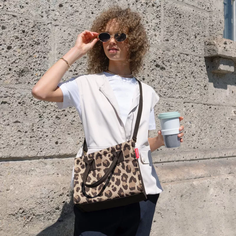 Reisenthel dailyshopper XS Leo Macchiato ostoskassi