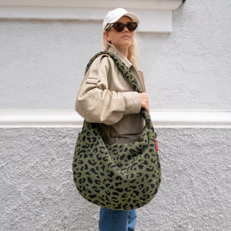 Reisenthel Moonbag Teddy Leo Olive olkalaukku crossbody-laukku